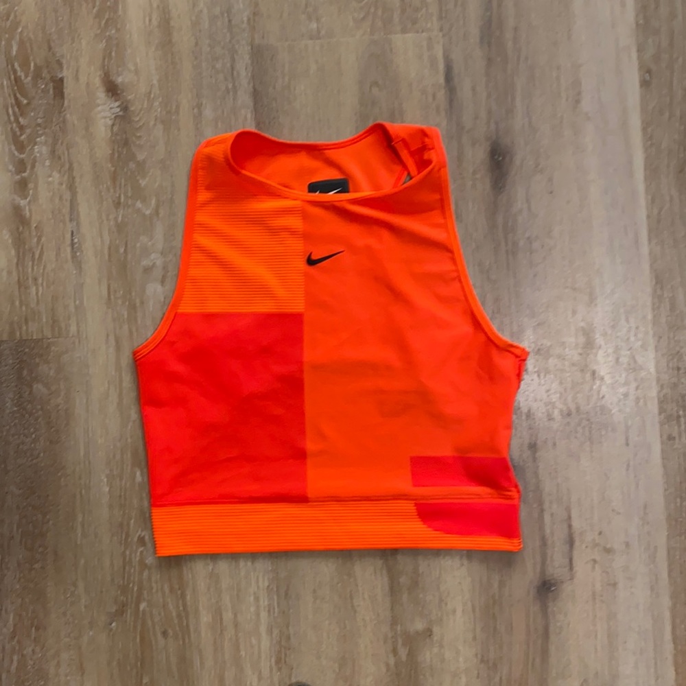 Nike crop